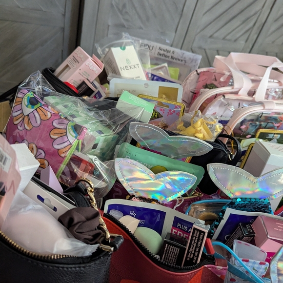 Bundle For A Cause ($100+ MSRP) - Picture 3 of 5